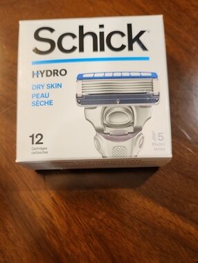 Schick Hydro Dry Skin Replacement Razor Cartridges - White/Blue, 12 Pack